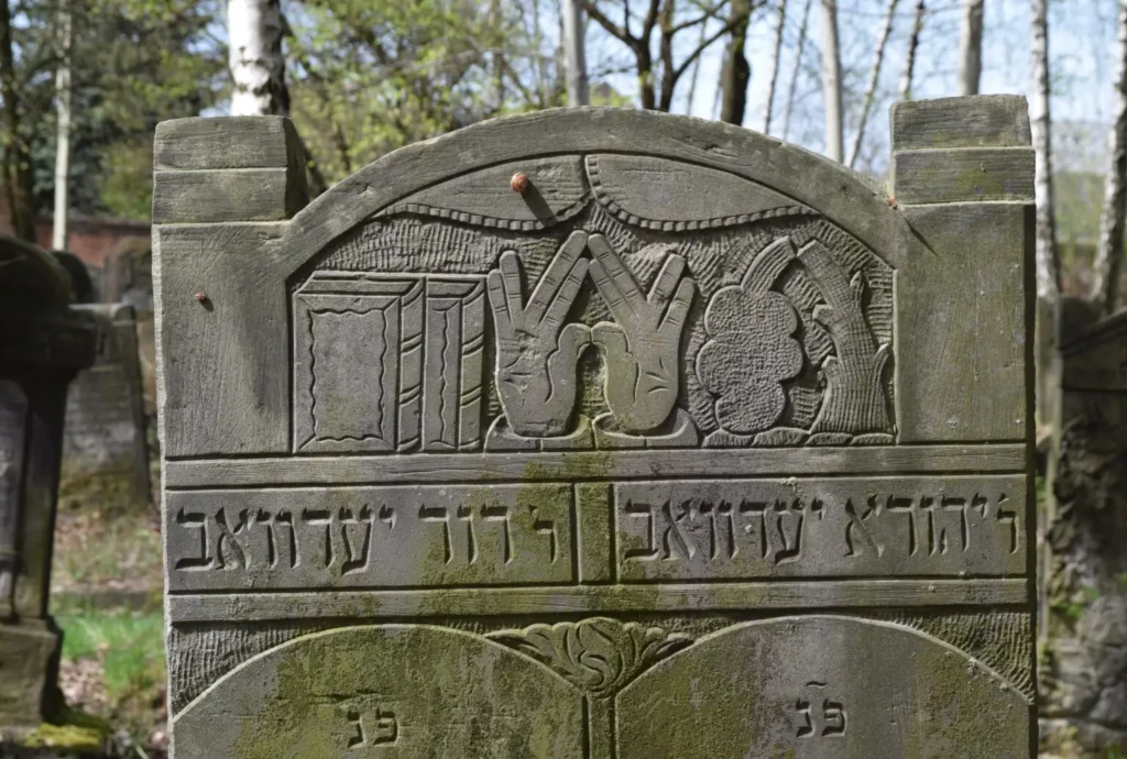 Nagrobek na cmentarzu w Łodzi, fot. Muzeum Mazowieckie w Płock