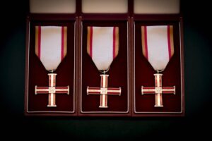 Byli działacze opozycji antykomunistycznej odbiorą Krzyże Wolności i Solidarności
