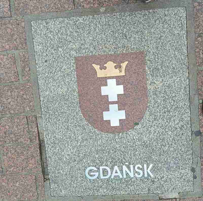 Herb Gdańska upamiętnia miasto, które z czasem stało się silnym konkurentem Torunia w handlu